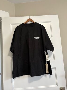 ESSENTIALS
FEAR OF GOD ESSENTIALS MENS JERSEY CREWNECK TEE NWT Sz Large